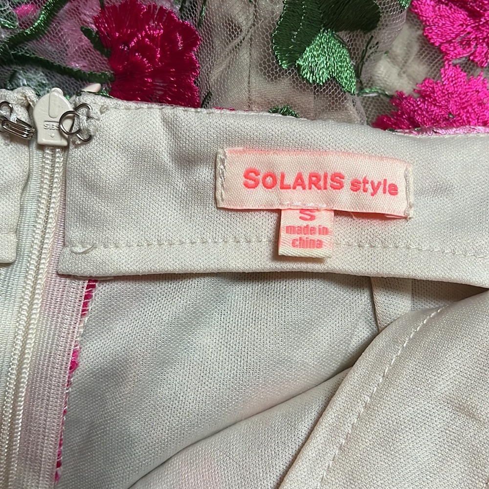 Solaris Style Two Piece Set - Picture 6 of 7